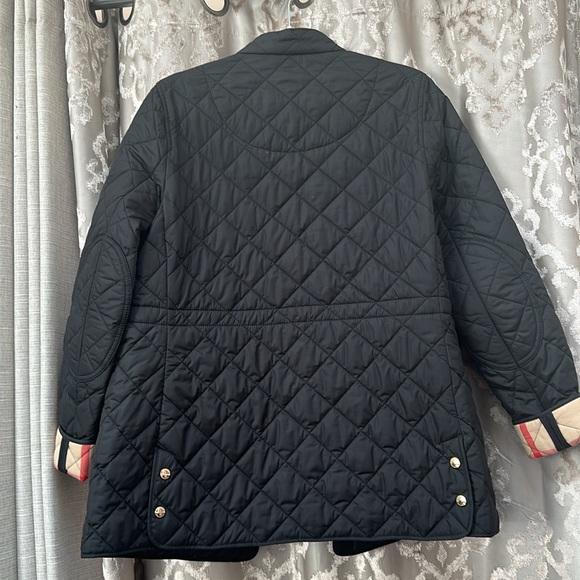 *SOLD* Burberry Quilted Jacket Size Medium - Picture 5 of 10